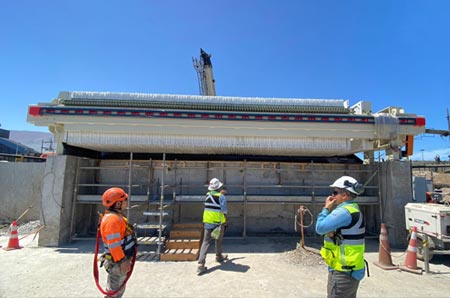 Filter press for tunnel sludge treatment