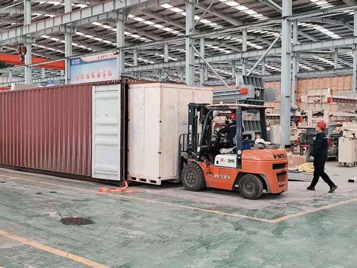 Program-Controlled Automatic Plate Shifting Chamber Filter