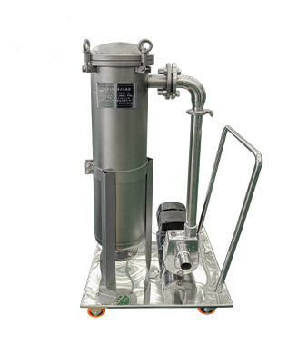 Small single bag filter housing with movable trolley