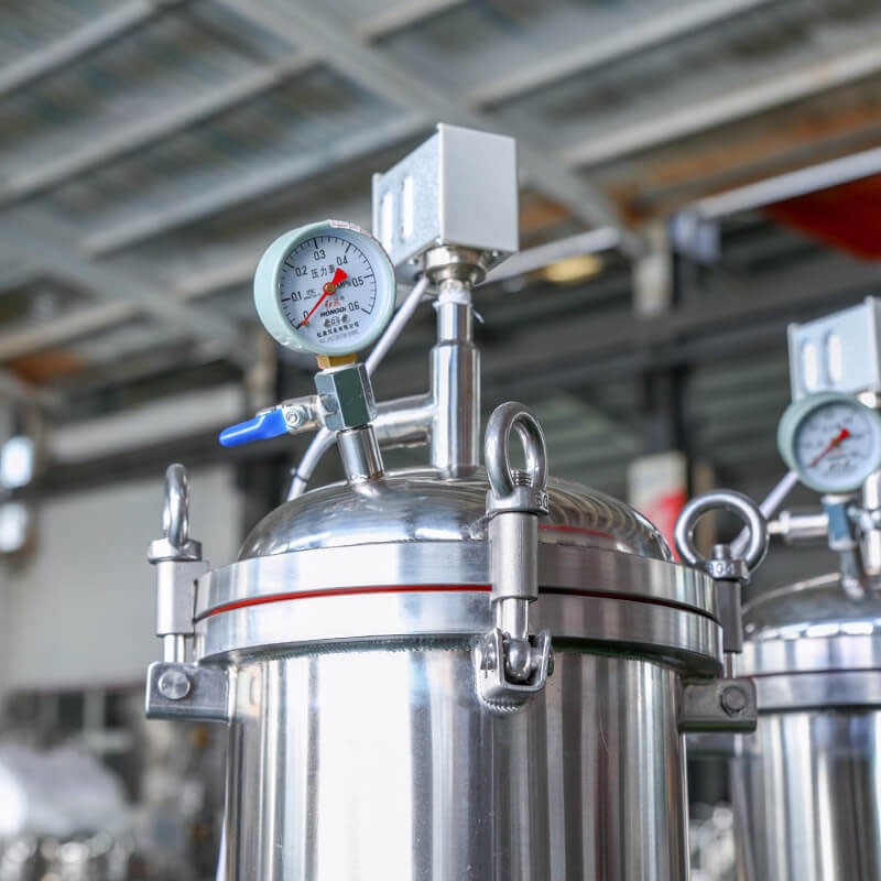 Three-stage filter machine